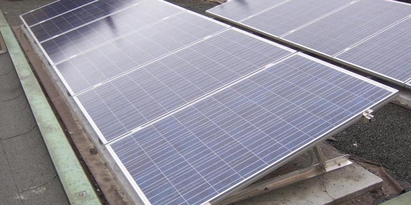 Bareggio (MI) su tetto piano